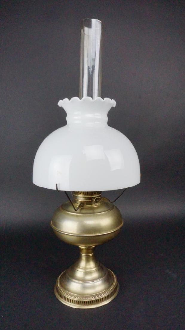 ANTIQUE RAYO RAYO OIL LAMP