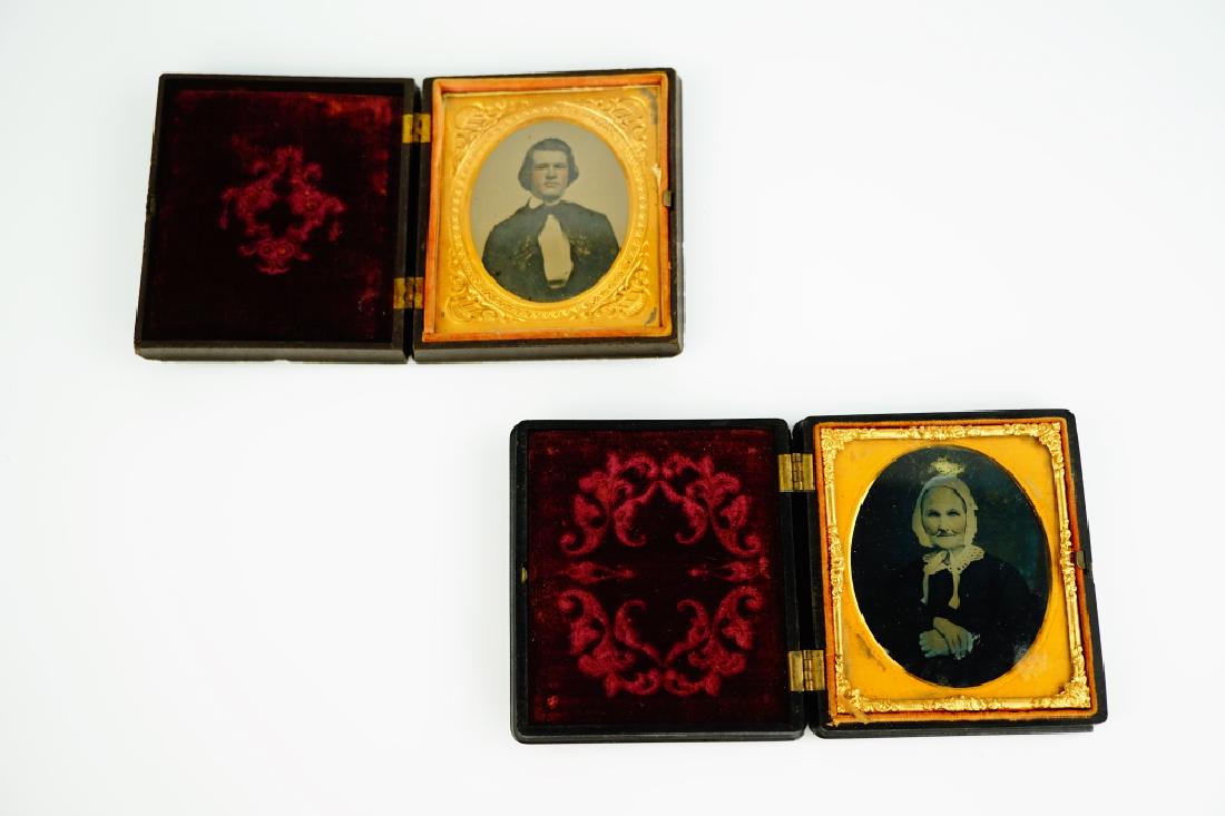 (2) ANTIQUE PHOTOS IN UNION CASES (1 of 5)