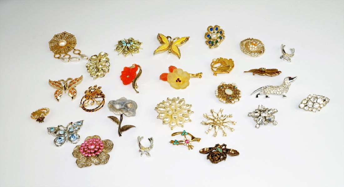 (26) ASSORTED COSTUME JEWELRY BROOCHES (1 of 7)