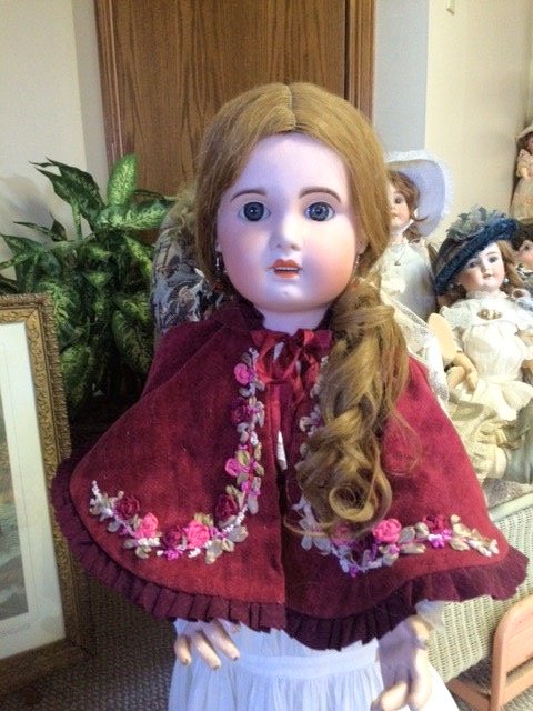 HUGE HUMAN HAIR FOR 28" TO 34" FRENCH JUMEAU BEBES: ANTIQUE ORIGINAL STRAWBERRY BLONDE HUMAN HAIR DOLL WIG FOR JUMEAU BEBE. LONG AND STUNNING IT'S A 14/15 SIZE WIG WITH VINTAGE PATE