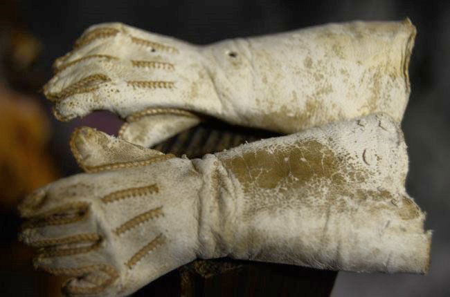 ANTIQUE VINTAGE BISQUE GERMAN DOLL CLOTHING 15/20 (1 of 3)