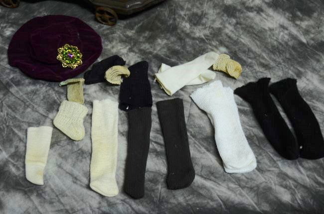 ANTIQUE VINTAGE BISQUE GERMAN DOLL CLOTHING 19/20 (1 of 3)