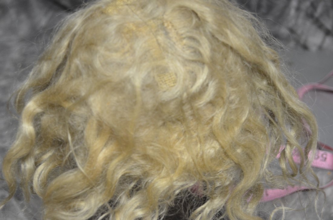 STUNNING ANTIQUE HUMAN HAIR FOR JUMEAU BEBE 6/10: ANTIQUE PLATINUM BLONDE DOLL WIG THIN IN SPOTS, SLIGHT TEARS TO NETTING