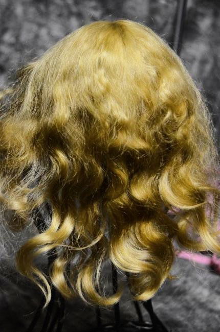 STUNNING VINTAGE MOHAIR WIG FOR JUMEAU BEBE 10/10 (1 of 4)