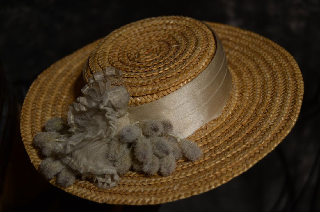 ANTIQUE ELEGANT STRAW HAT (1 of 3)