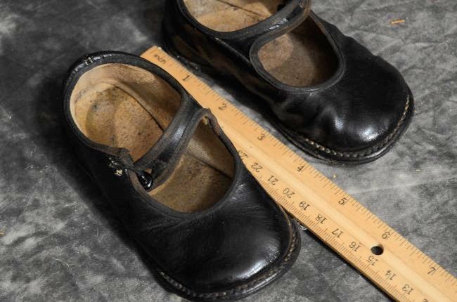 LARGE ANTIQUE DOLL SHOES FOR 28-36" DOLLS (1 of 2)