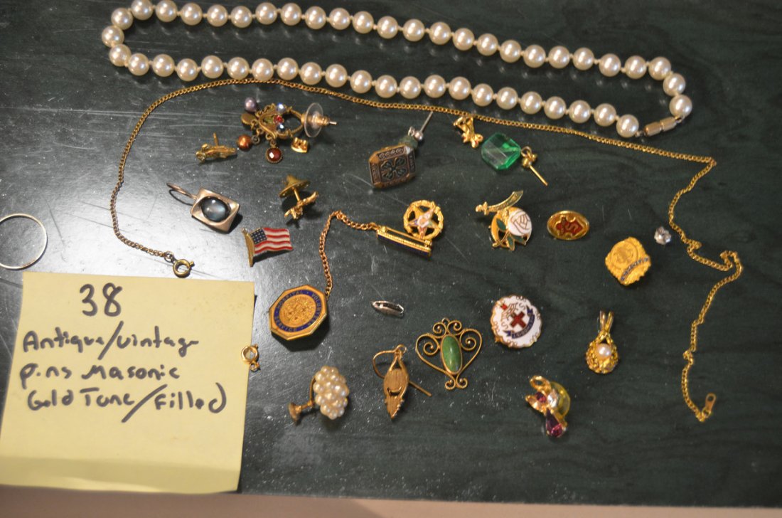 ANTIQUE/VINTAGE PINS ~ MASONIC ~ GOLD TONE / FILLED: GREAT COLLECTABLE PINS, SOME MASONIC, SOME MAY HAVE IMPERFECTIONS