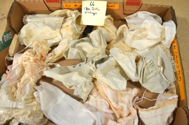 18pc LOT OF VINTAGE WHITE/CREAMS DOLL CLOTHING (1 of 1)