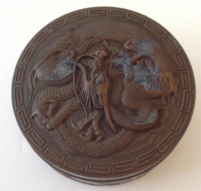 CAST IRON TRINKET BOX WITH A BRONZE STYLE COATING (1 of 5)