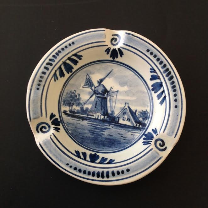 Vintage Holland Delft Blue Ashtray – Hand painted 4.5” (1 of 2)
