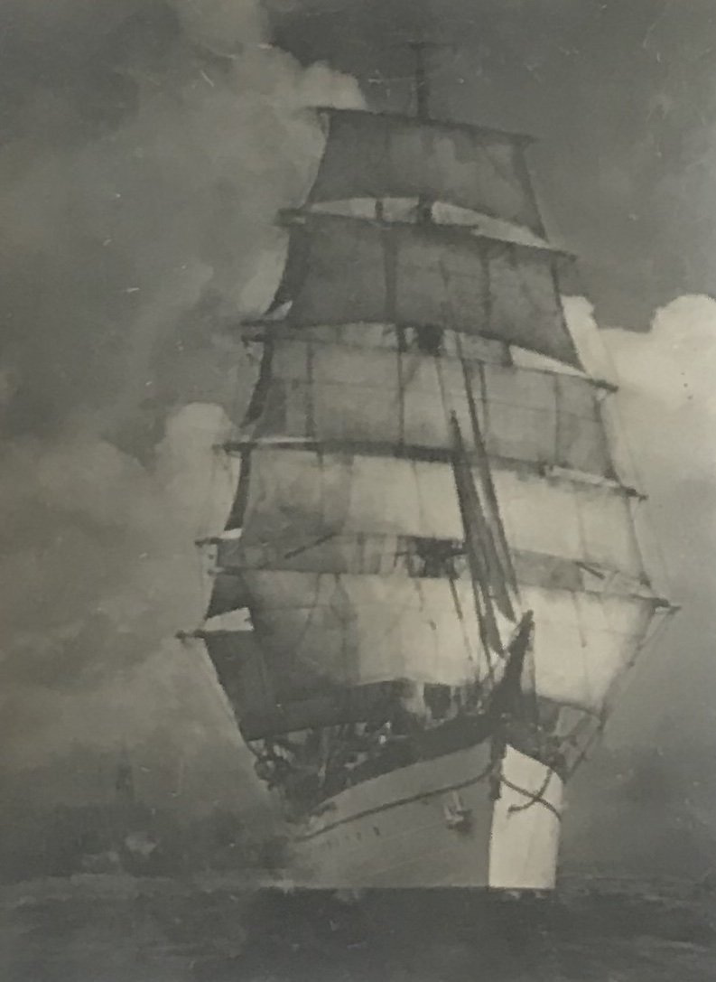 Signed Photograph Sail Boat: Signed H. V LEEGGERIS Photograph of a sail boat named Hamburg Hafer . Medium: Photograph on glossy paper. Measurement approximate: 10 x 12 frame/ 9 x 7 Image (Inches). Shipping cost: $15 excluding Haw