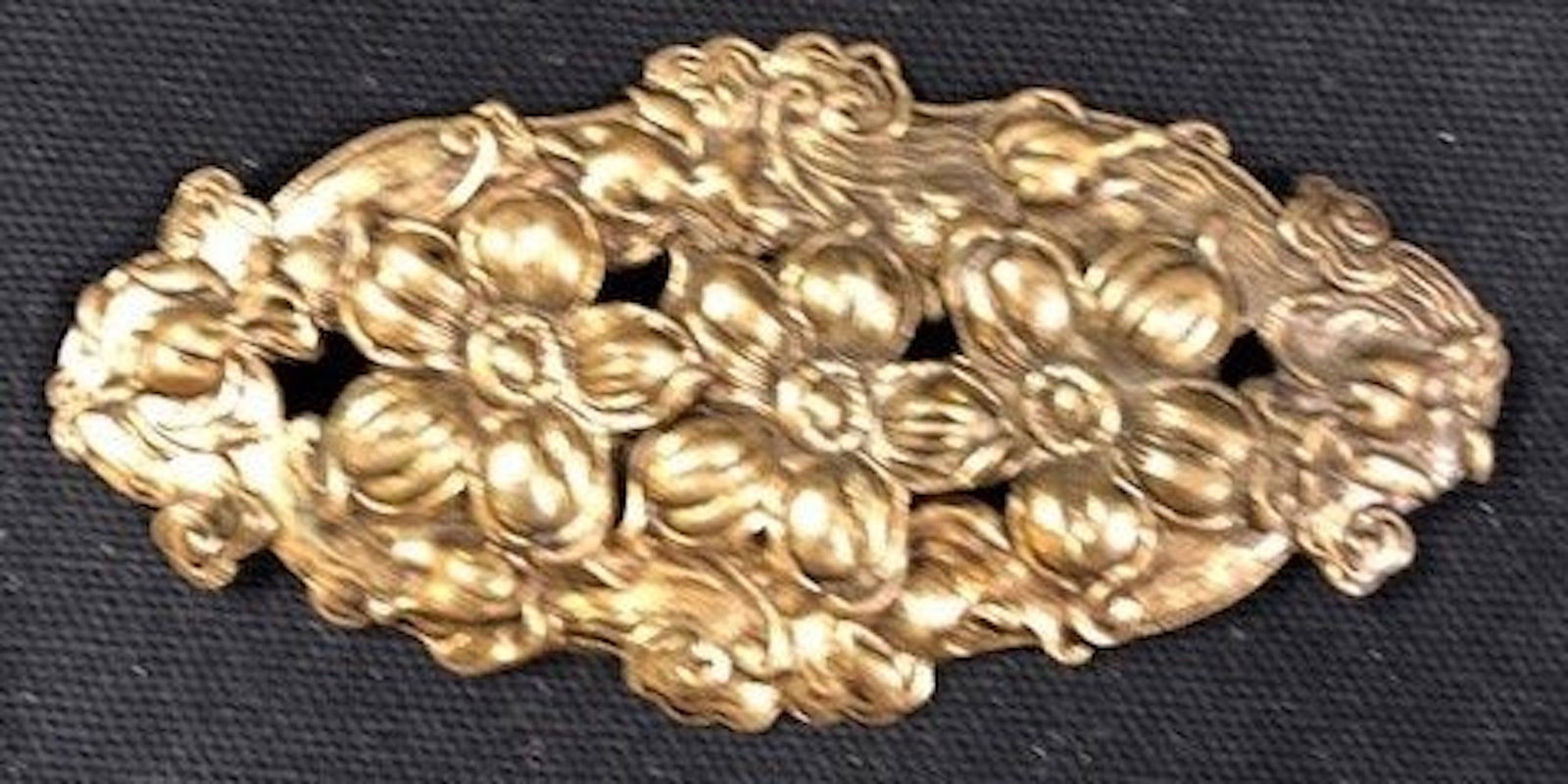 Pretty Floral Ladies Brooch (1 of 2)