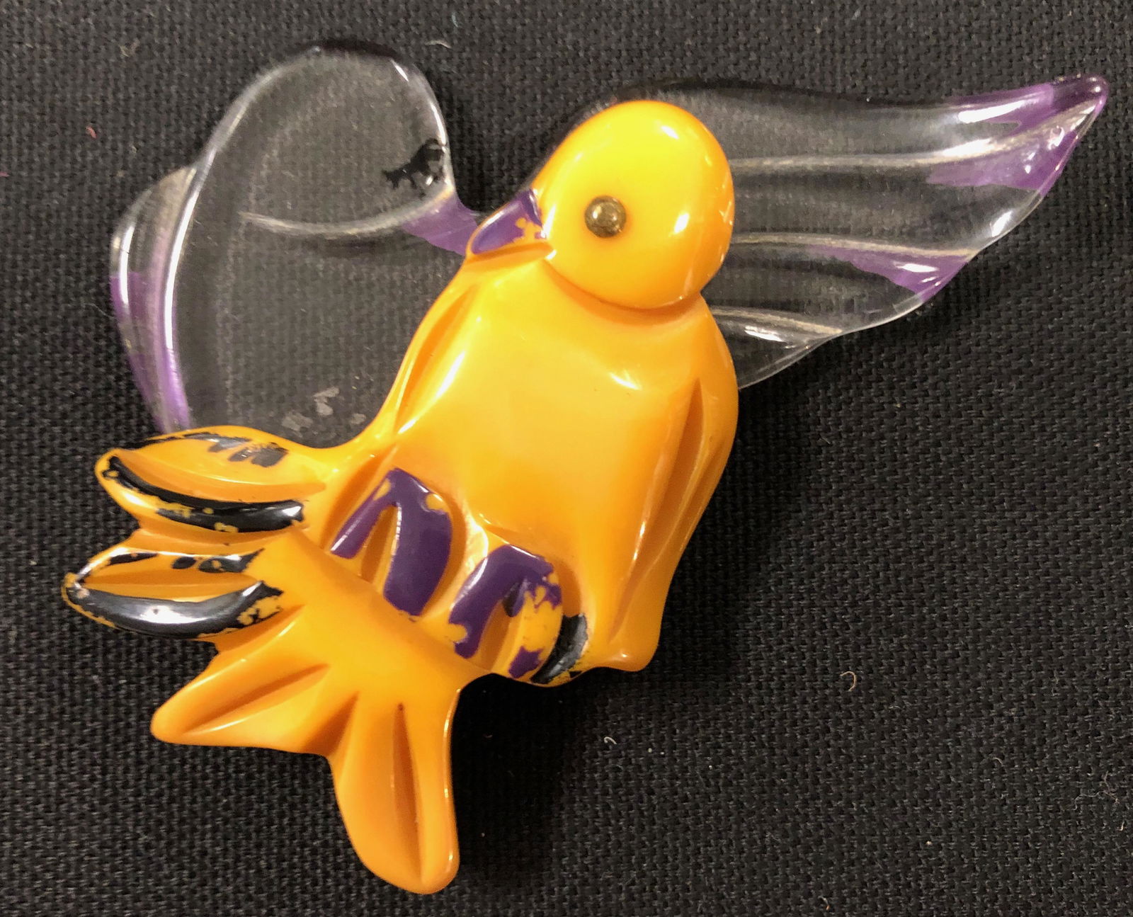 Vintage Gorgeous Bakelite Bird Brooch (1 of 2)