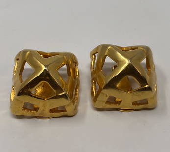 Clara Studio Signed Vintage Clip on Earrings: Description: Clara Studio signed vintage clip on earrings. Gold tone, square shaped with clip on backing. Signed on interior of clip. Material: metal. Measurement: approximate 1.50" (INCHES). 