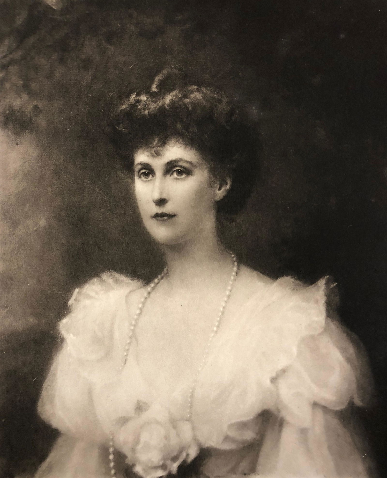 Autographed F. Jenkins Lithograph: Description: From F. Jenkins Heliog, Paris, gorgeous antique lithograph of Lady Helen Stavordale, 1902, signed by subject. Lithograph is from a portrait by Ellis Roberts. Printed on heavy stock paper.