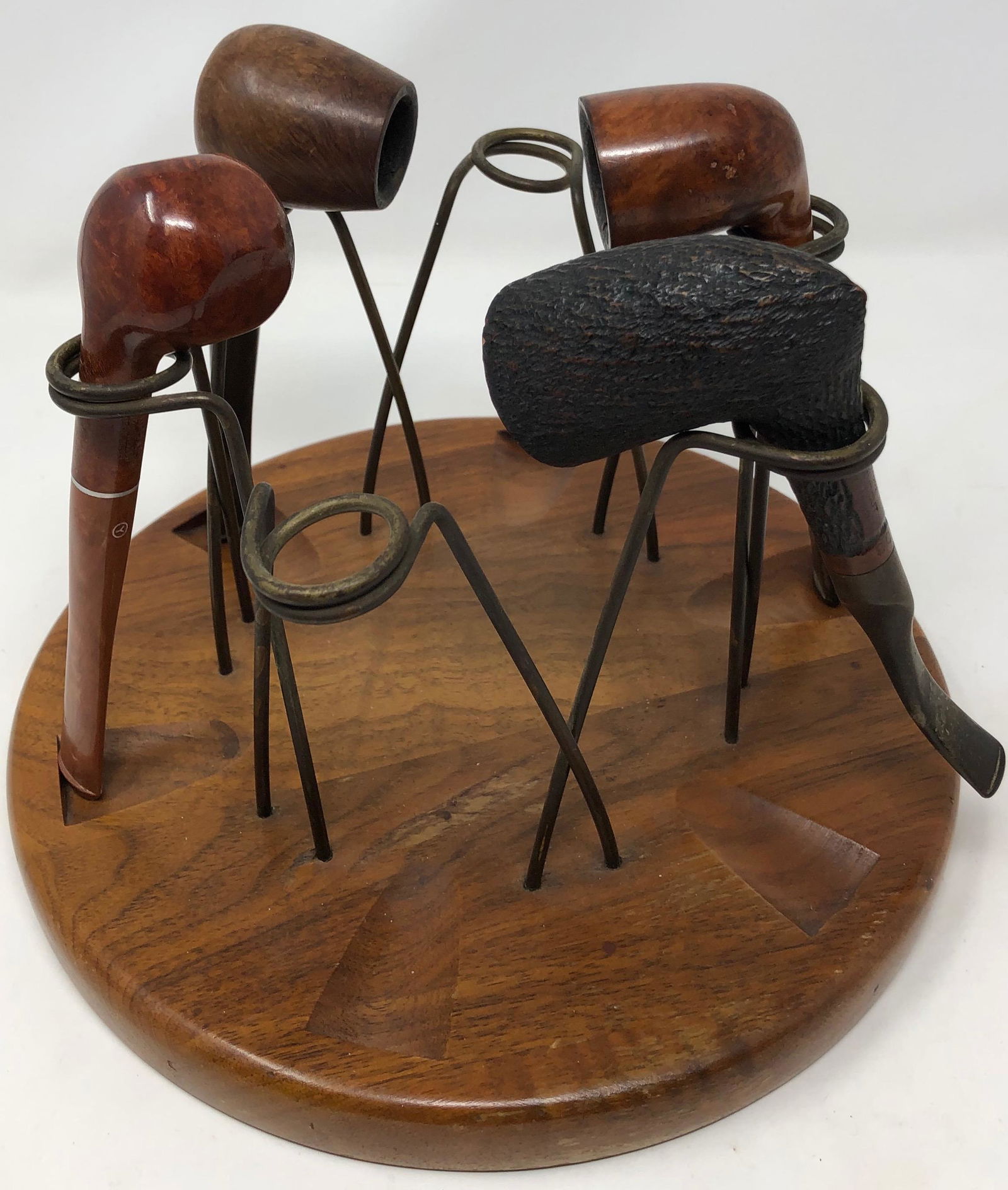 Tobacco Pipes w/ Duk It Stand (1 of 12)