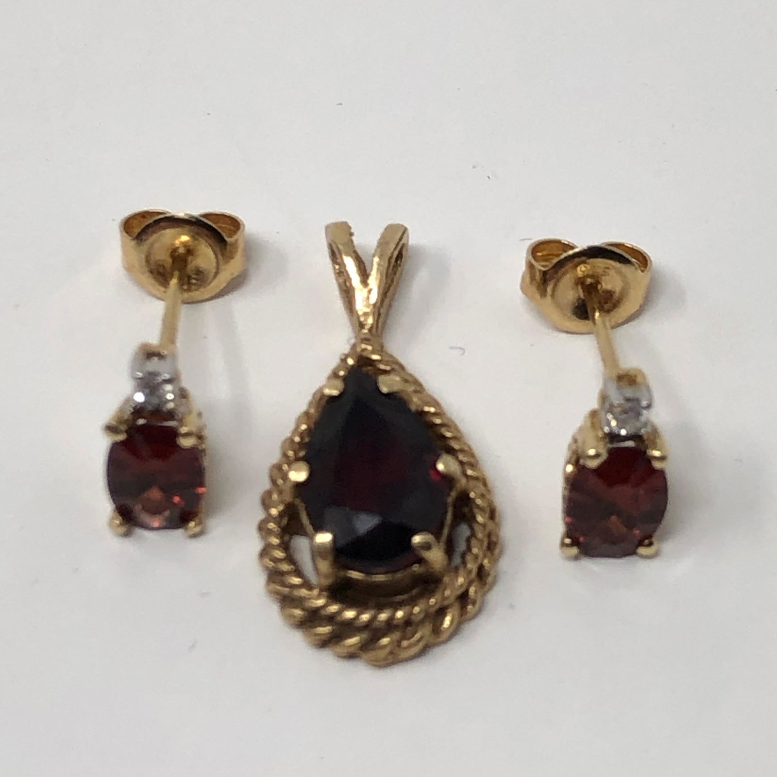 14K Gold and Garnet Pendant and Earrings (1 of 5)
