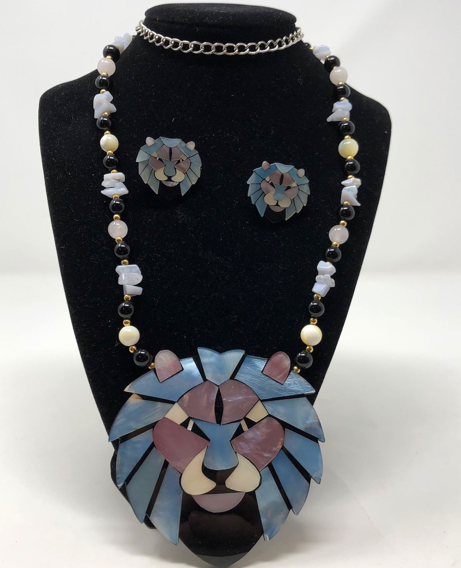 Regal Lee Sands Lion (1 of 4)