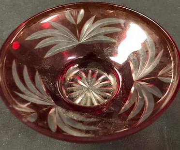 Vintage USSR Red Cut Glass Bowl: Description: Vintage cut to clear red glass bowl, made in Russia. Traditional floral pattern. Material: glass. Measurement: approximate 4"h x 6.5"w (INCHES). Shipping cost: $14 ;different rate