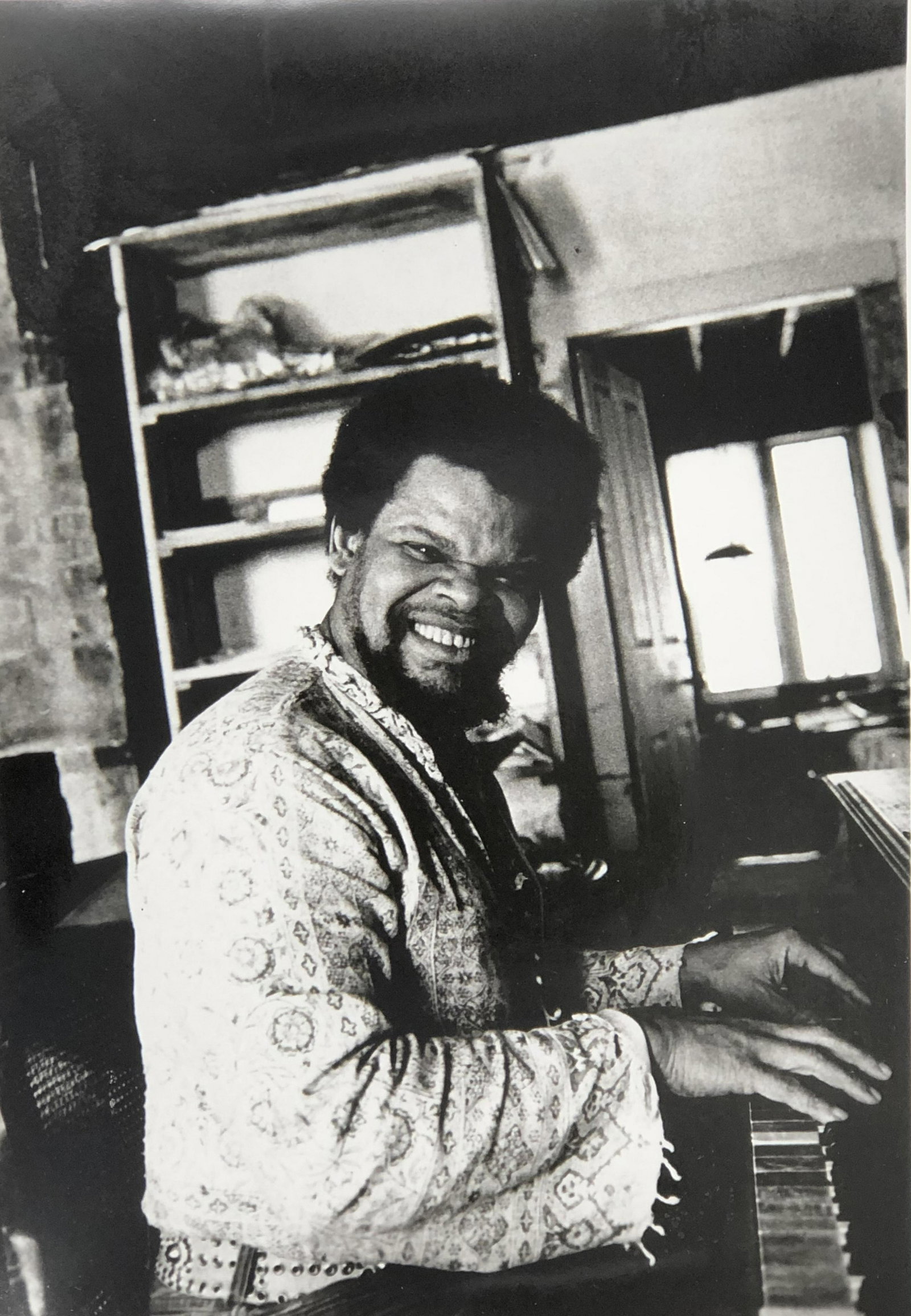 8x10 Photo Walter Davis Jr, Nehru Shirt Playing Piano: 8x10 Photo Walter Davis Jr, Nehru Shirt Playing Piano; Shipping cost $7; Different rate to California, Alaska, Hawaii and all international may apply.