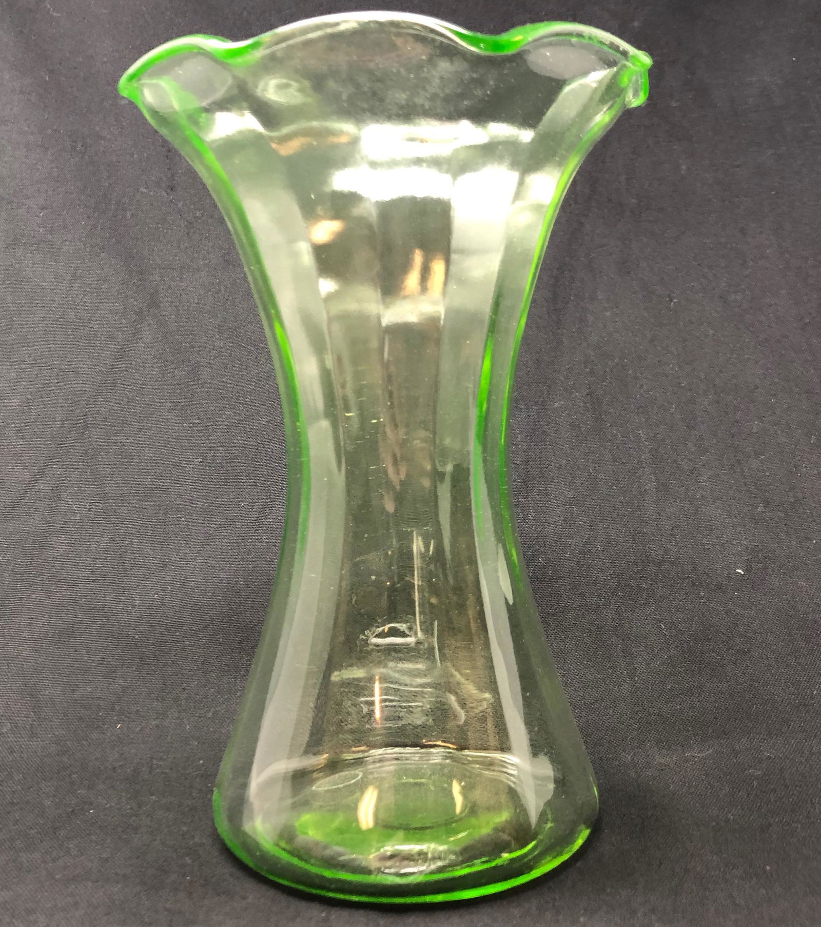 Tinted green glass wide 8 scalloped mouth round glass (1 of 4)