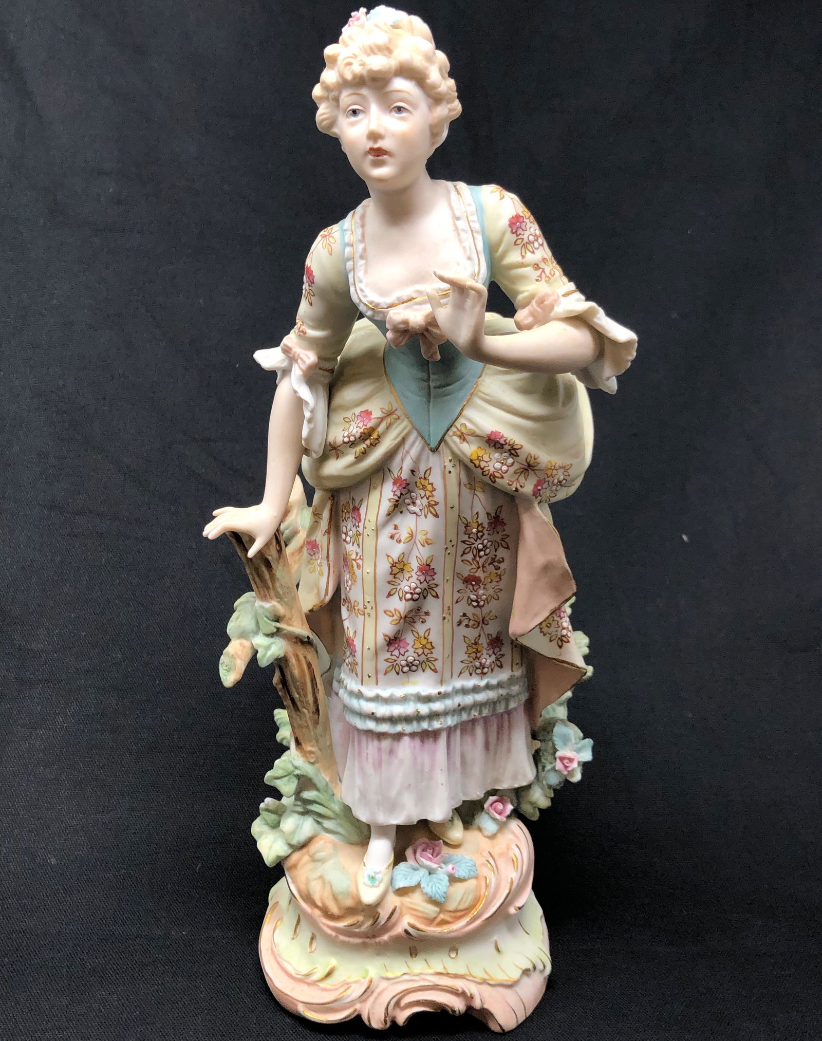 DRESDEN Courting lady, Feathered crossed arrows mark,: DRESDEN Courting lady, Feathered crossed arrows mark. Material: Porcelain. 12in x 5in x 3in approx; Shipping cost: $25, Different rate(s) to California, Alaska Hawaii and all international may apply.R