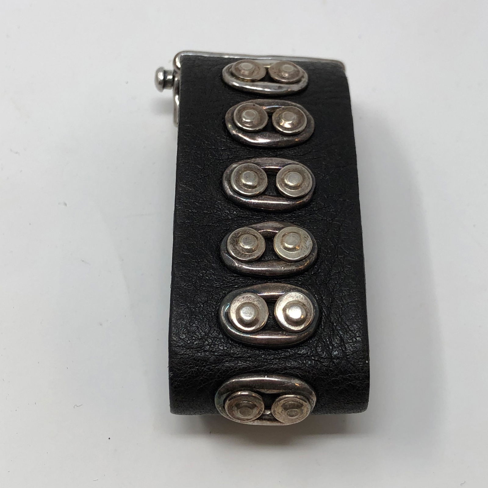 UNO de 50 black leather clasp wrist cuff (1 of 3)