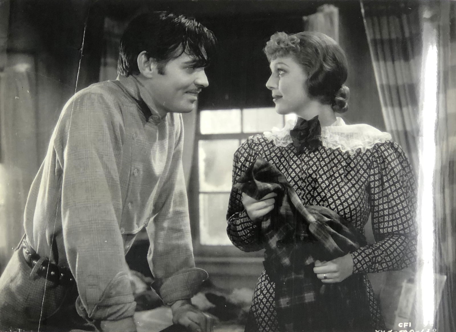 CALL OF THE WILD / CLARK GABLE LORETTA YOUNG #5: CALL OF THE WILD / CLARK GABLE LORETTA YOUNG #5;Approximate measurements: 8 X 10 inches; Material: paper; Shipping cost: $7. Different rate to California, Alaska, Hawaii and all international apply. N