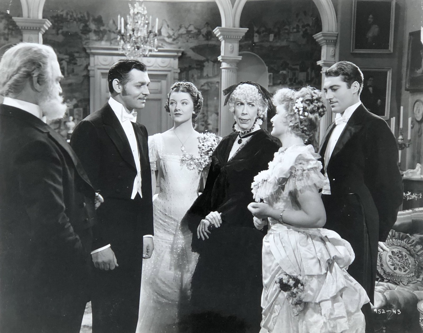 Clark Gable orig movie film still 952-43 8 x 10: Clark Gable orig movie film still 952-43 8 x 10 , original movie still CLARK GABLE in formal attire group scene;Approximate measurements: 8 x 10 inches; Material: paper; Shipping cost: $7. Different r