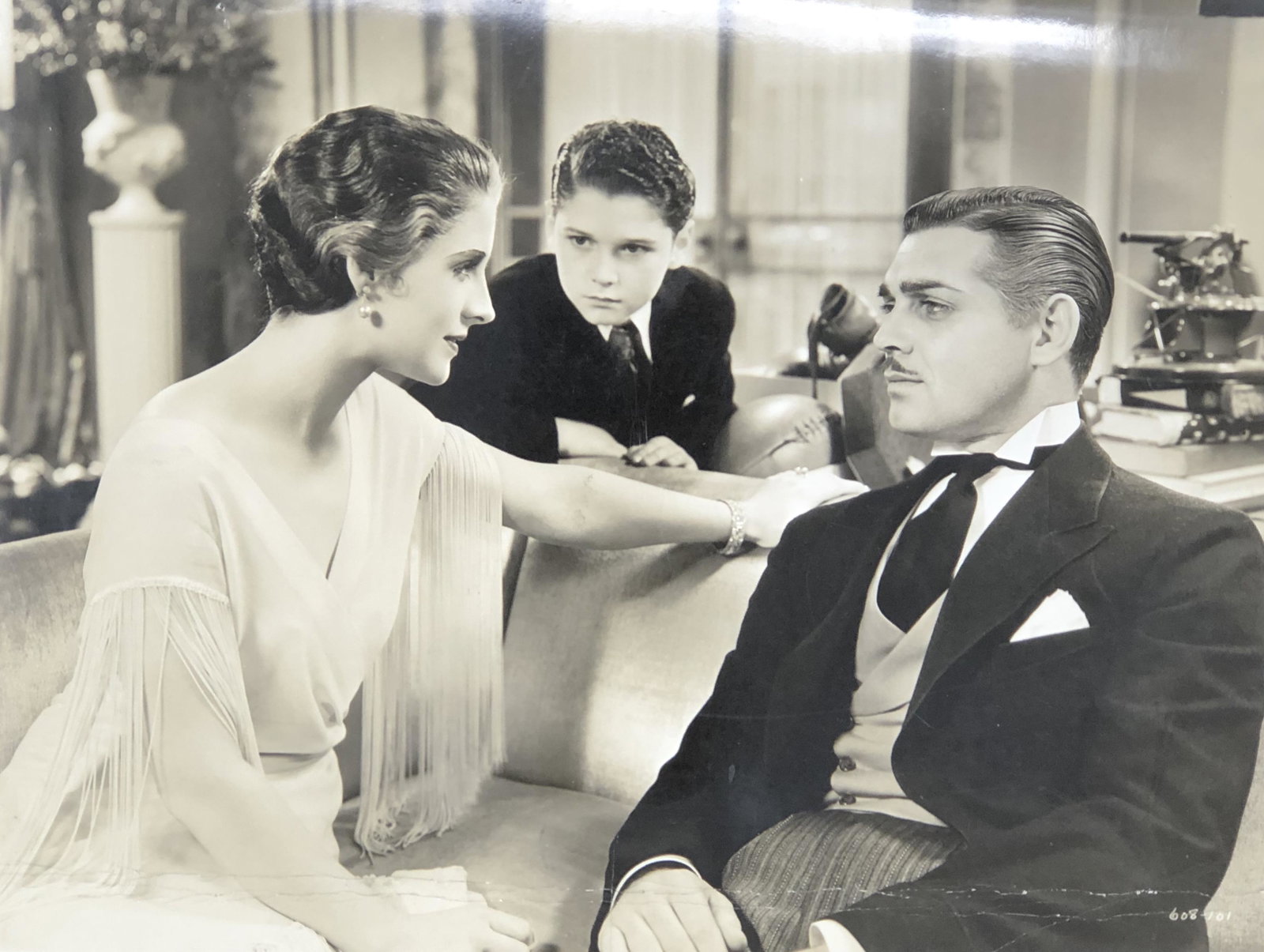 CLARK GABLE orig movie film still 608-101 8x10: CLARK GABLE orig movie film still 608-101 8x10, Approximate measurements: 8 x 10 inches; Material: paper; Shipping cost: $7. Different rate to California, Alaska, Hawaii and all international apply. N