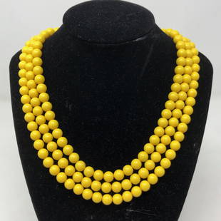 Say YES to YELLOW beads 54 in YARD and a HALF of YELLOW: Say YES to YELLOW beads 54 in YARD and a HALF of YELLOW BEADS!Approximate measurements: 54 INCH total length;Materials: Yellow beads;Condition: used, good;Shipping cost: $12. Different rate to