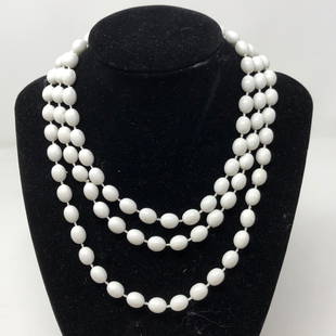 White Bead Bonanza 46 inch necklace Beautiful: White Bead Bonanza 46 inch necklace BeautifulApproximate measurements: 46 inches total length;Materials: White beads;Condition: used, good;Shipping cost: $12. Different rate to California, Alaska,