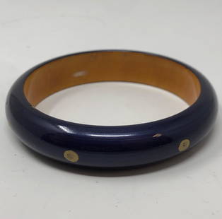 Round 3" Purple bangle Purple with splotch goldtone: Round 3" Purple bangle Purple with splotch goldtone dotsApproximate measurements: 3 inches round;Materials: plastic ;Condition: used, good;Shipping cost: $12. Different rate to California, Alaska,