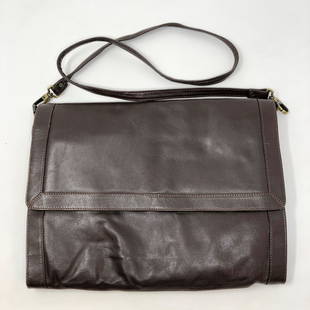 VINTAGE coffee brown shoulder bag MADE IN TURKEY: VINTAGE coffee brown shoulder bag MADE IN TURKEYApproximate measurements: 13.5 x 10 x 1 inches;Materials: leatherlike material, fabric, brassy metal;Condition: used, good;Shipping cost: $19.