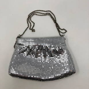 METAL MESH crossbody strap VINTAGE sparkly delight: METAL MESH crossbody strap VINTAGE sparkly delightApproximate measurements: 9 x 6 x 2 INCHES, 46 inches total chain;Materials: Glitter metal, metal, fabric;Condition: used, good;Shipping cost: $12.