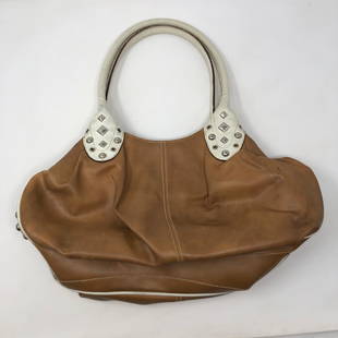 NINE WEST satchel usa pat 5274899 reverseR/R mark: NINE WEST satchel usa pat 5274899 reverseR/R mark Approximate measurements: 15 x 9 x 3 inches;Materials: fabric, leatherlike material, metal;Condition: used, good;Shipping cost: $19. Different