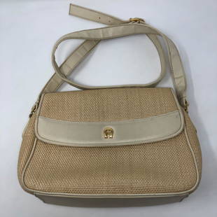 AIGNERmonogram? VINTAGE fine strawlook shoulder bag us: AIGNERmonogram? VINTAGE fine strawlook shoulder bag us pat 4453294 and others magnetic snap 35934835, reverseR/R, ROYAL HOCK snapApproximate measurements: 12 x 7 x 3 inches;Materials: leatherlike