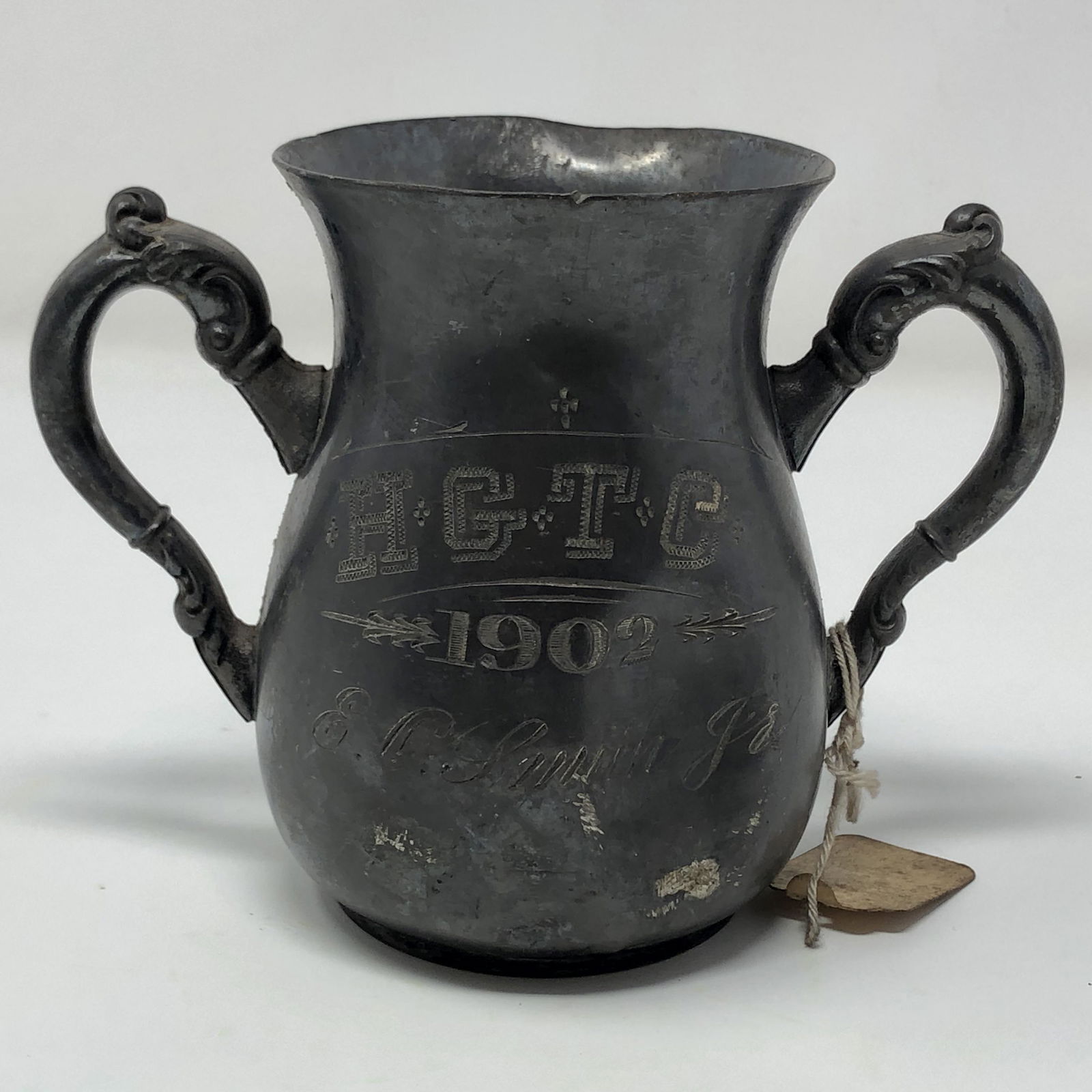 ANTIQUE victor silver plate co 2 handled trophy cup; * (1 of 4)