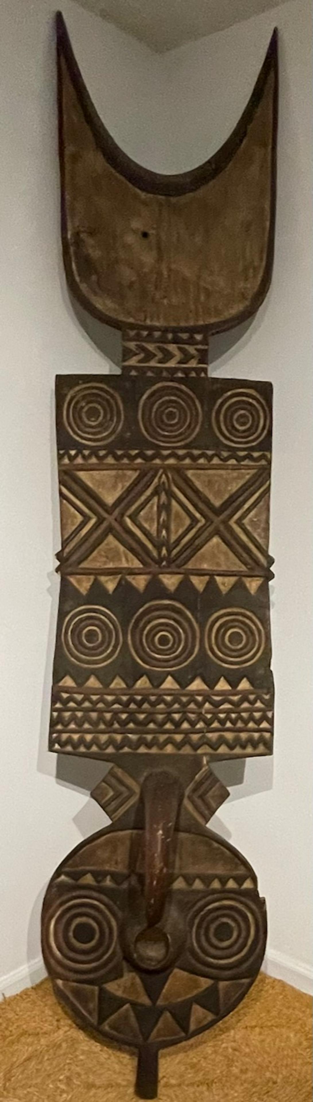 Oversize 1930s DAN Mask / Ivory Coast Origin (1 of 7)