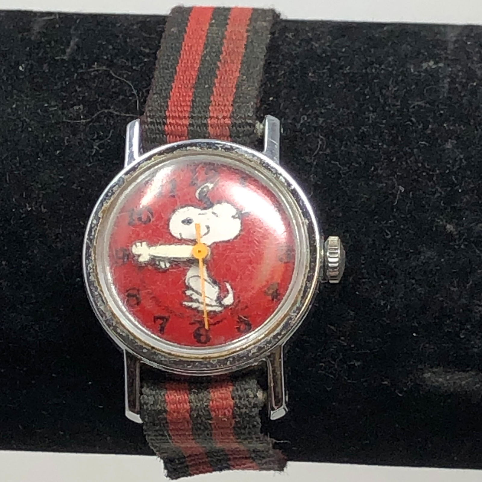 vintage SNOOPY WATCH, woven black fabric red adjustable (1 of 2)