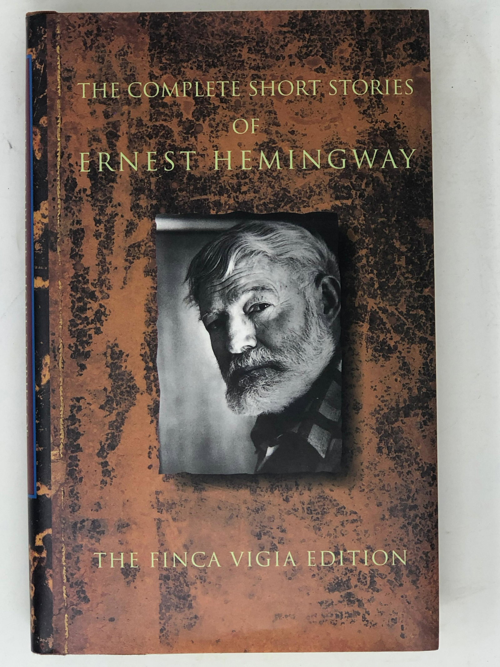 THE COMPLETE SHORT STORIES OF ERNEST HEMINGWAY, the: THE COMPLETE SHORT STORIES OF ERNEST HEMINGWAY, the finca vigia edition, with dust jacket, hard cover, , previously owned, BOOK OF THE MONTH CLUB EDITION, appears never read, excellent condition Appro