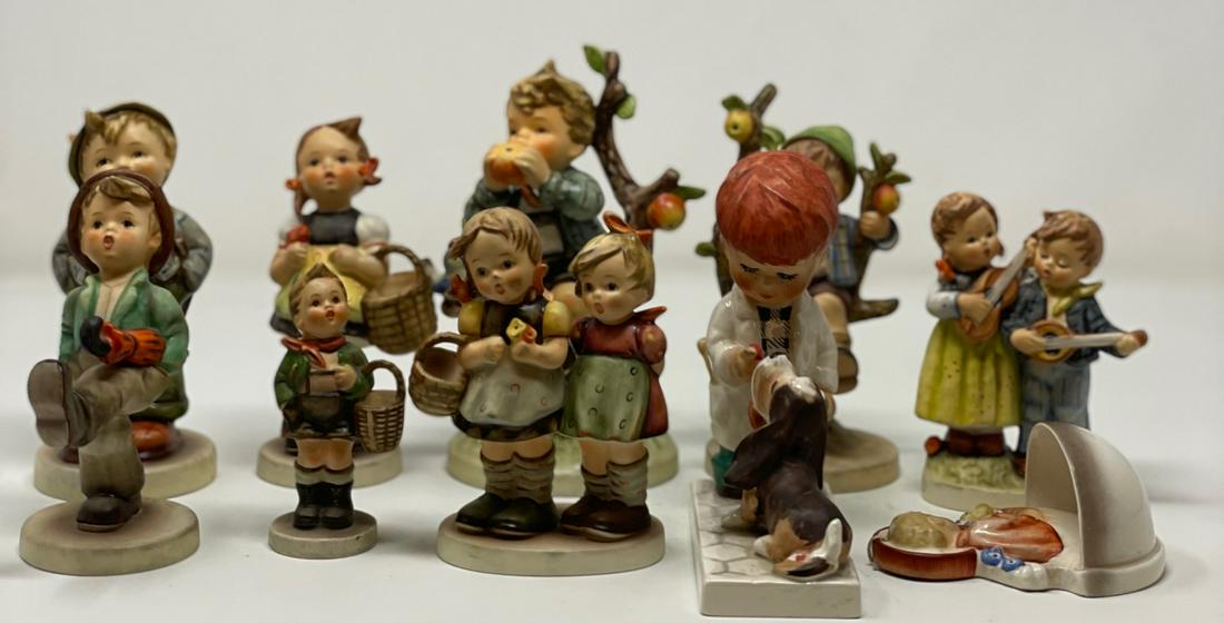 Ten assorted vintage Hummelâ€™s figurines (1 of 5)