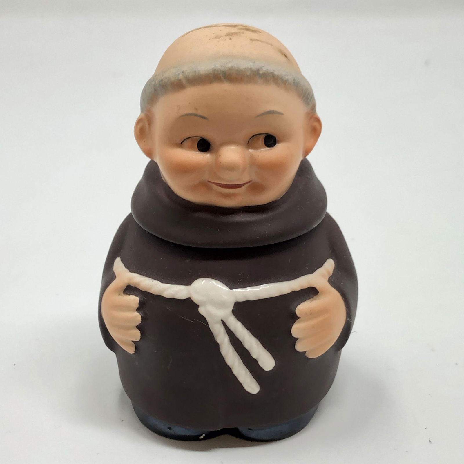 GOEBEL HUMMEL FRIAR TUCK Lidded S183 W GERMANY: GOEBEL HUMMEL FRIAR TUCK Lidded S183 W GERMANY Approximate measurements: 3.5 x 2 x 2.5 inches Materials: porcelain Shipping cost: $12. Different rate to California, Alaska, Hawaii and all Internationa