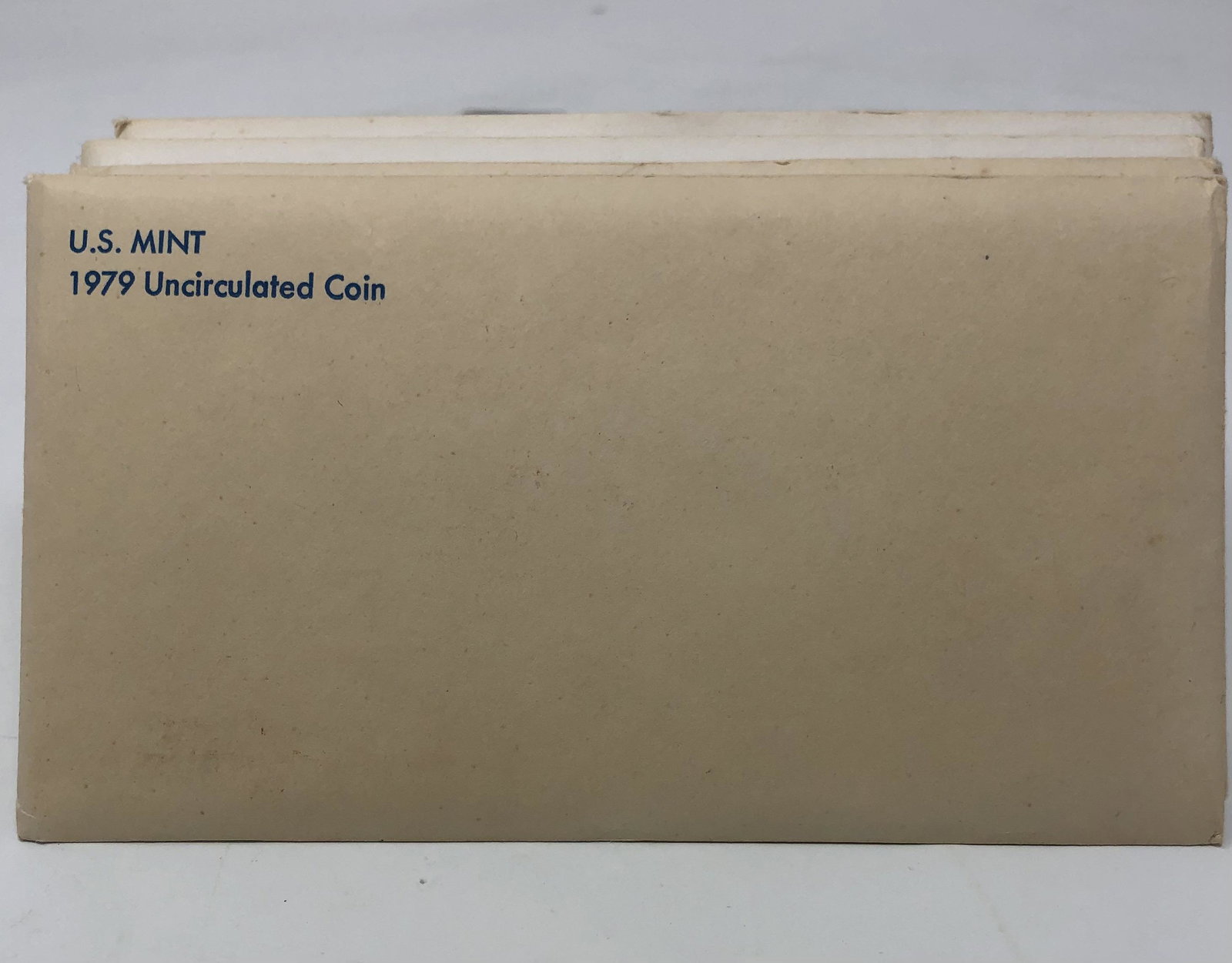 Lot of (4) FOUR 1972 unc coin white envelope & P and D (1 of 3)