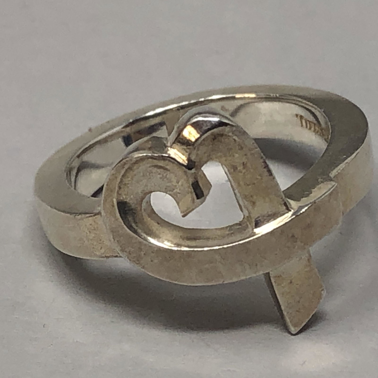 TIFFANY Sterling Silver 925 RING US Size 6 - #08: TIFFANY Sterling Silver 925 RING US Size 6 - #08. Approximate measurements: < 1 inch Materials: Sterling Silver Shipping: $5. Different rate to California, Alaska, Hawaii and all International apply.