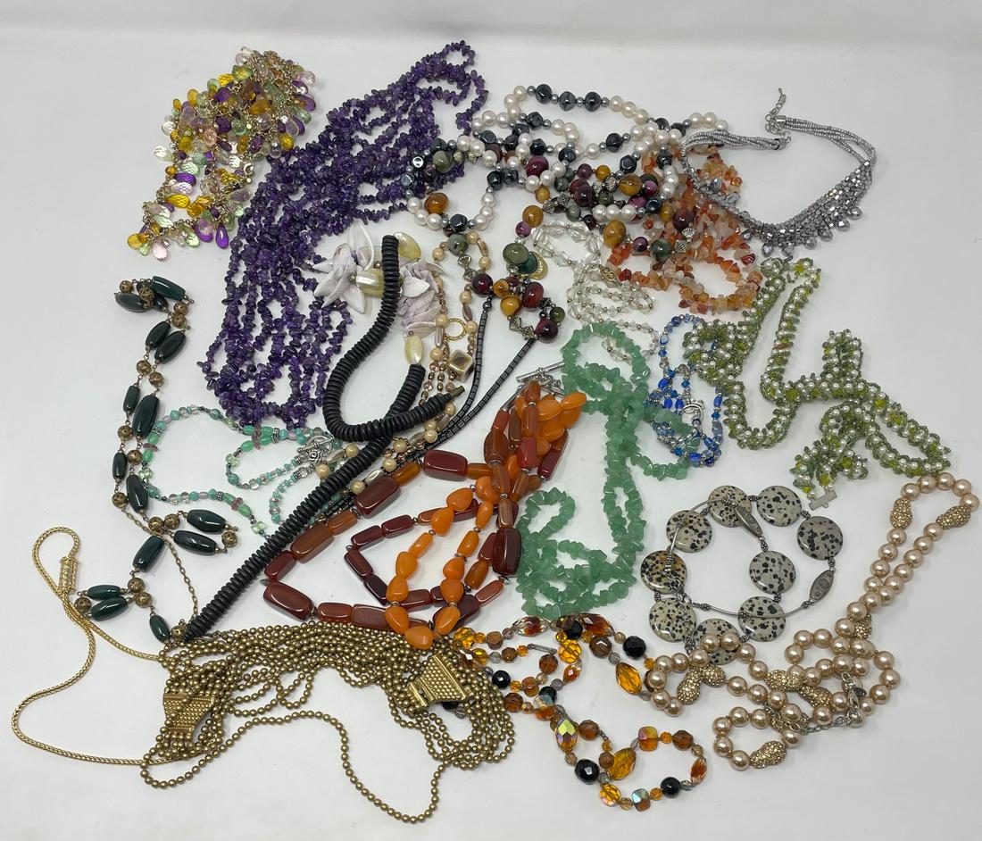 COSTUME JEWELRY: Ten pieces of assorted necklaces (1 of 1)