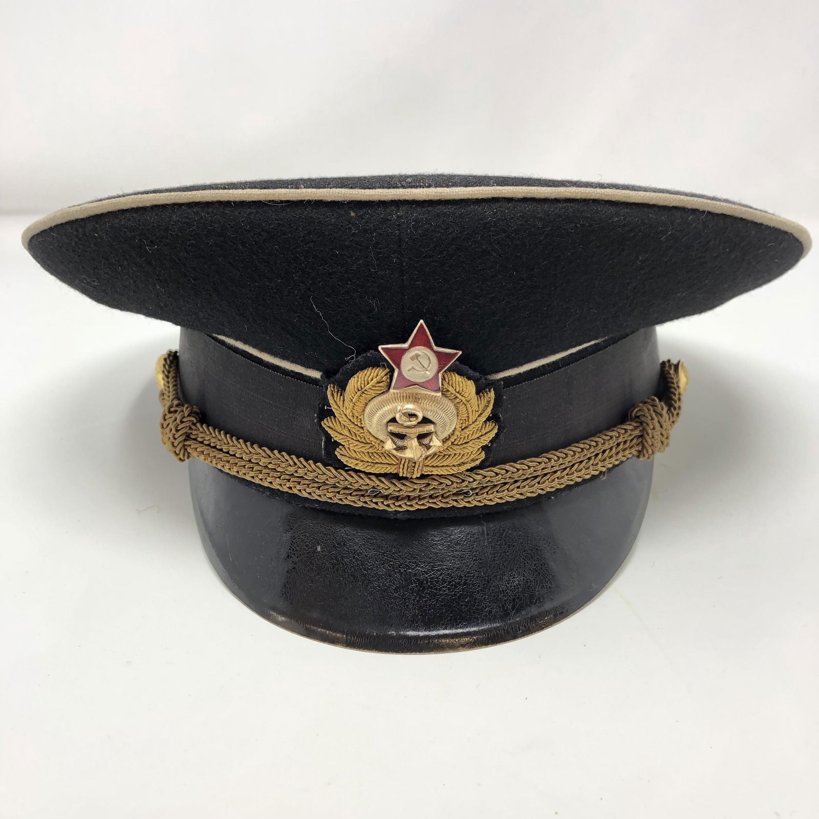 WWII RUSSIAN OFFICER HAT (1 of 4)