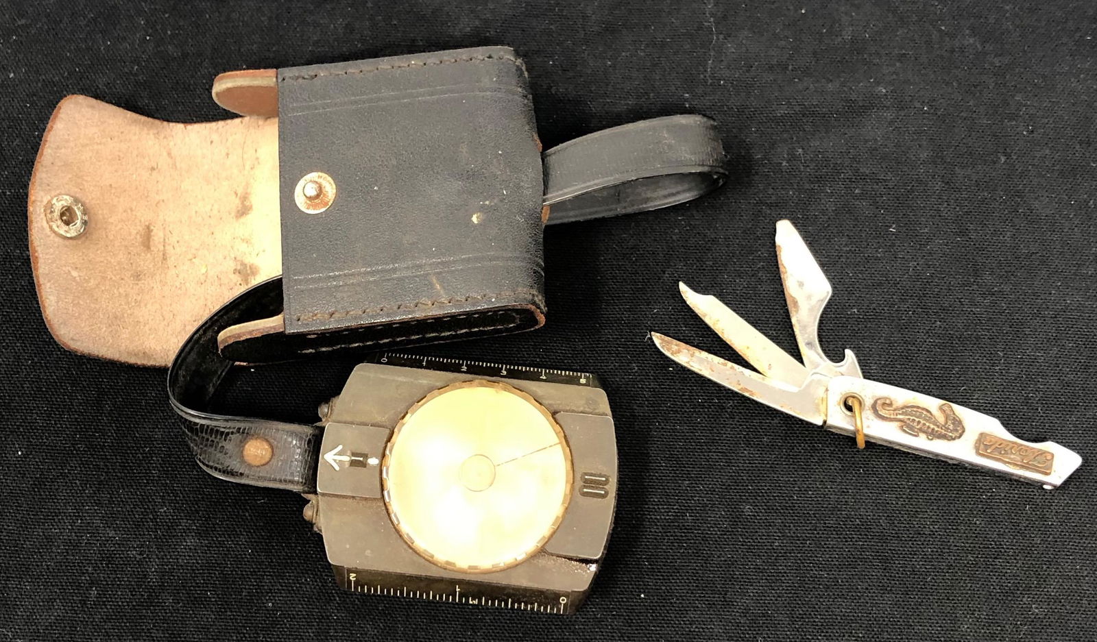WW2 Field Compass Case & Pocketknife (1 of 6)