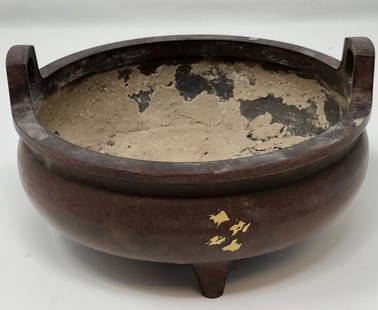 QING DYNASTY Bronze Bronze Wide 3 footed Pot: QING DYNASTY Bronze Bronze Wide 3 footed Pot. Maker etching on bottom. Approximate measurements: 5 x 3 inches. Materials: Bronze.