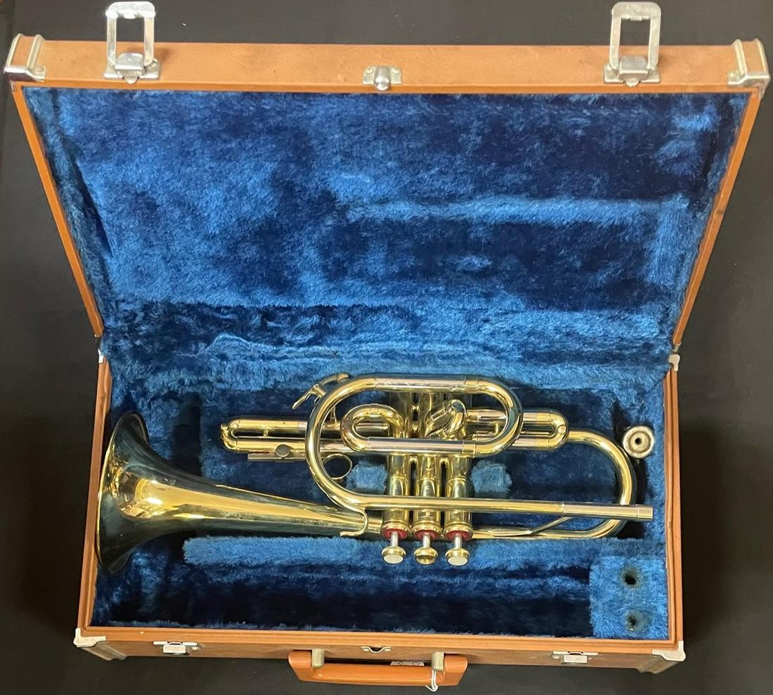 Vintage YAMAHA CORNET Plush Blue Felt Case (1 of 12)